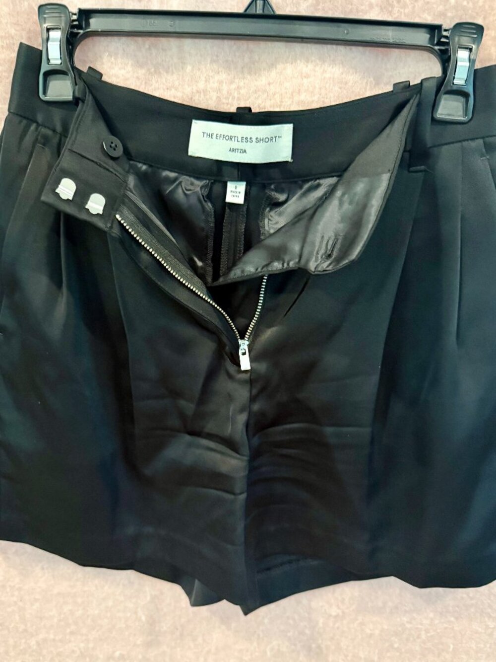 Black Aritzia The Effortless Short™ Satin - Size 0